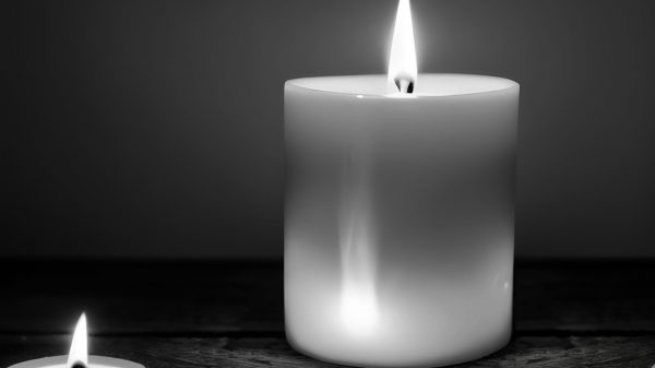 Kerzen nach Tod von QB Mallett und AJ Simon