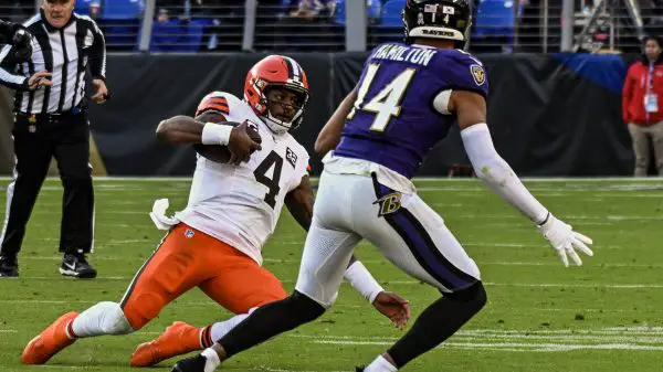 FootballR - NFL - Deshaun Watson - Das mit Spannung erwartete Spiel zwischen den Cleveland Browns und den Baltimore Ravens dürfte ein spannendes Duell auf dem Footballplatz werden. Die Fans haben den Showdown zwischen diesen beiden rivalisierenden Teams in der laufenden Saison mit Spannung erwartet.